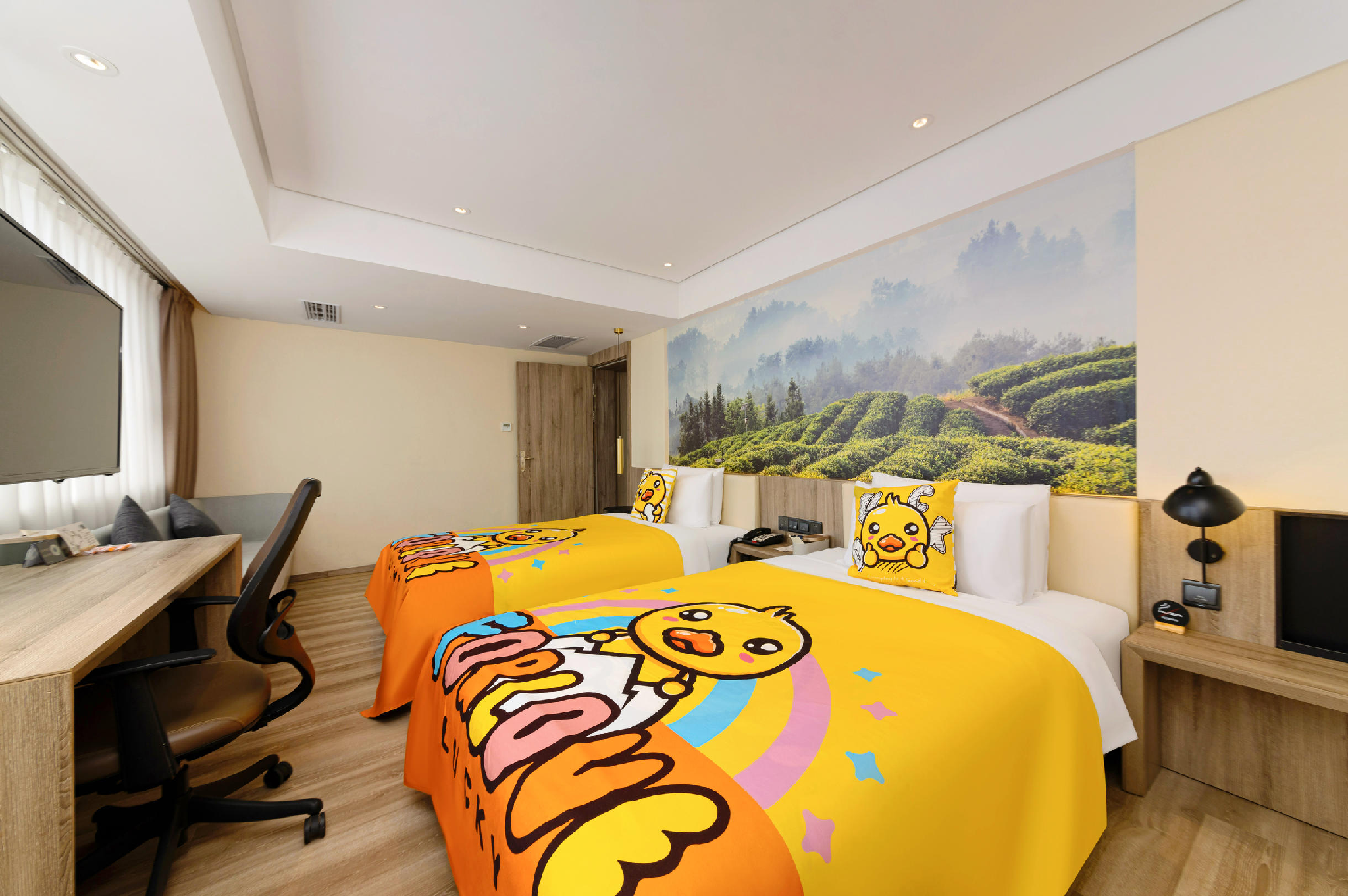 Connecting, Jimu, Family, Suite, 1 Queen and 1 Single Bed