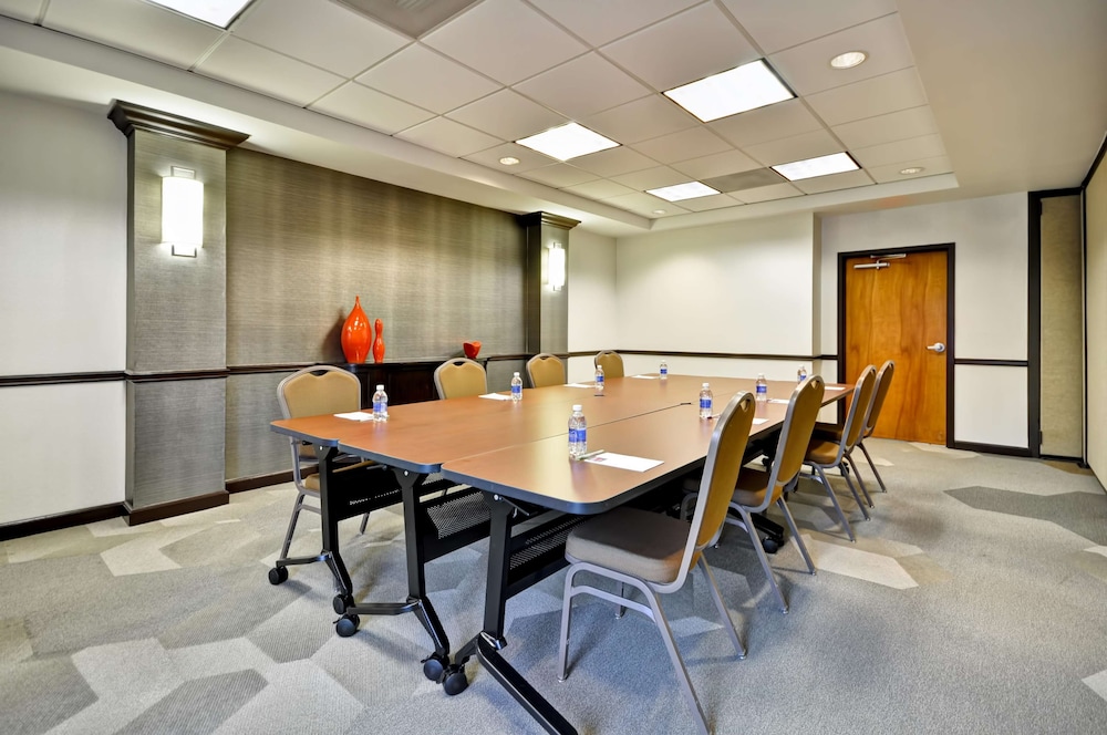 Hyatt Place Tampa Airport/Westshore 59/78