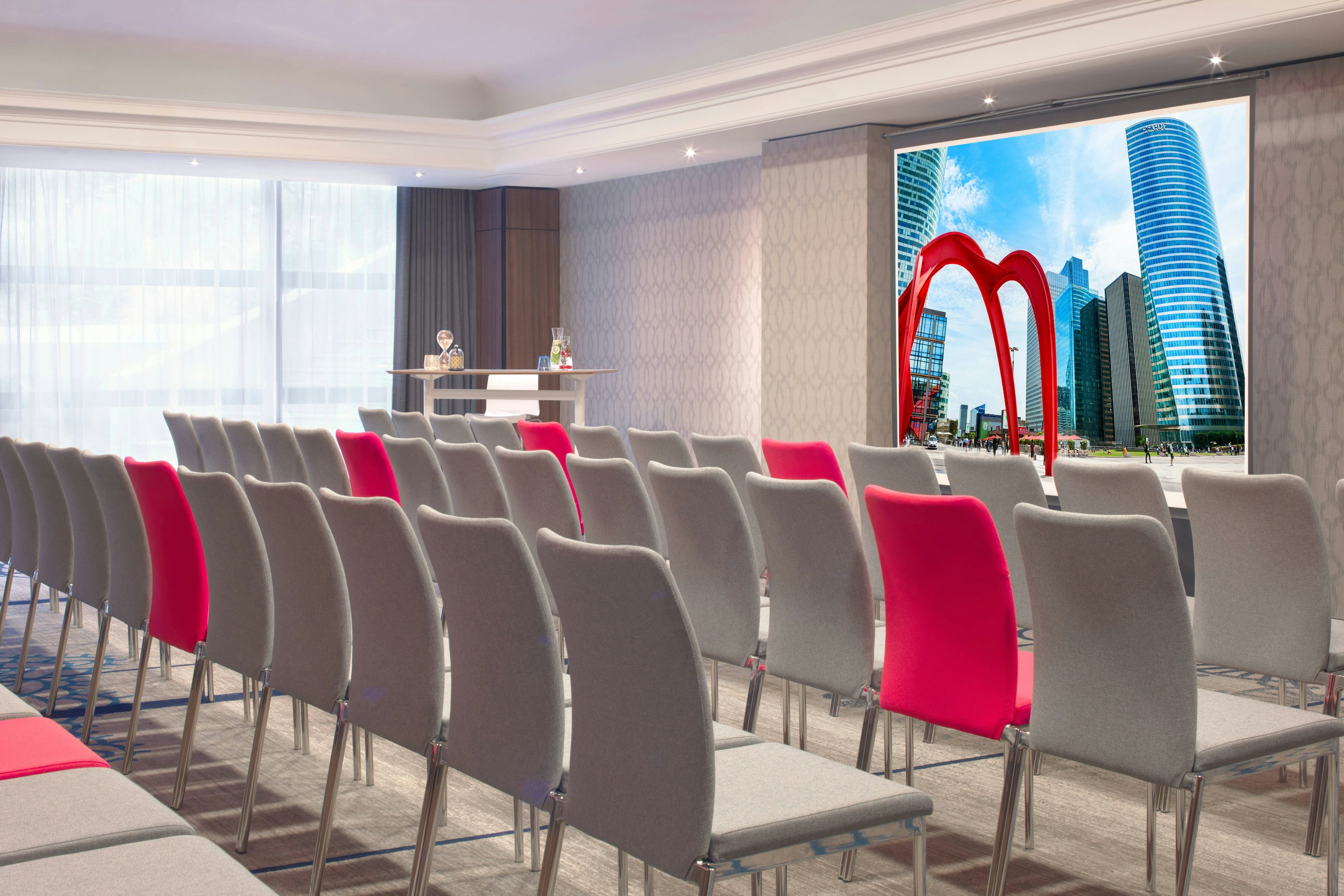 RENAISSANCE PARIS LA DEFENSE HOTEL 25/34