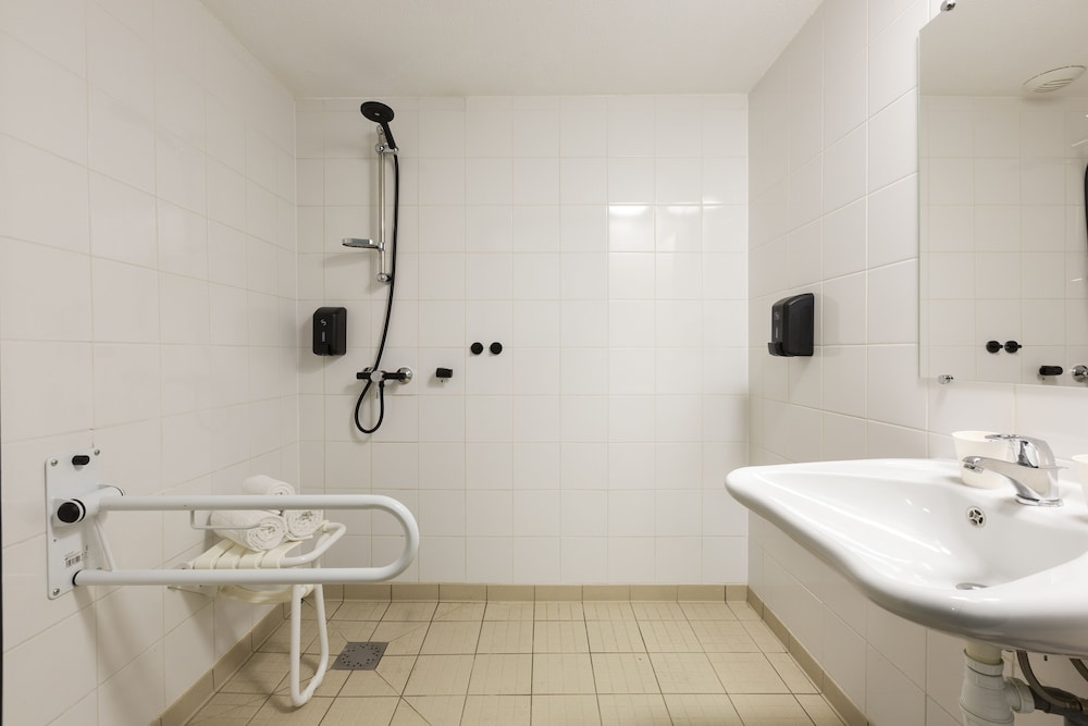 Enzo Hotels Chartres Mainvilliers By Kyriad Direct 20/24