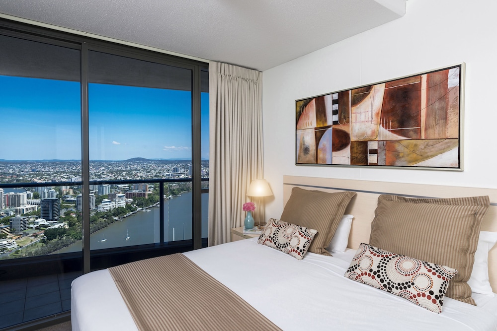 Oaks Brisbane Aurora Suites 12/74