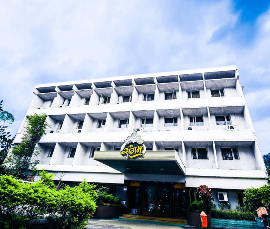 Hotel Sangam 3/42