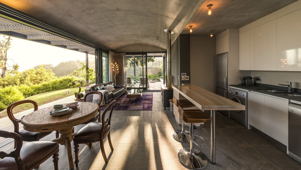 Spanish Farm Guest Lodge 78/90