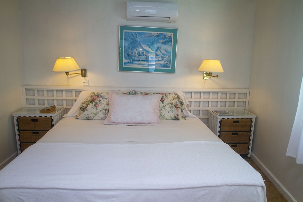 Bequia Beachfront Villa Hotel 26/83
