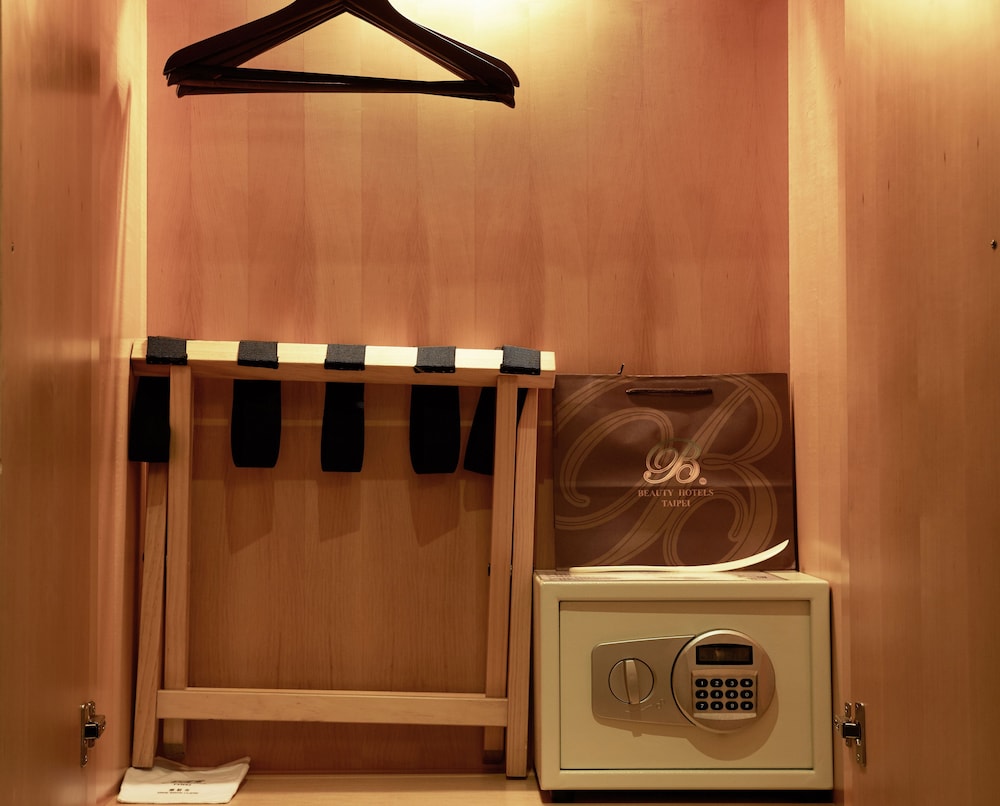 Roumei Boutique Taipei 49/69