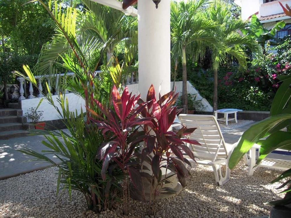 Hotel Flores 47/50
