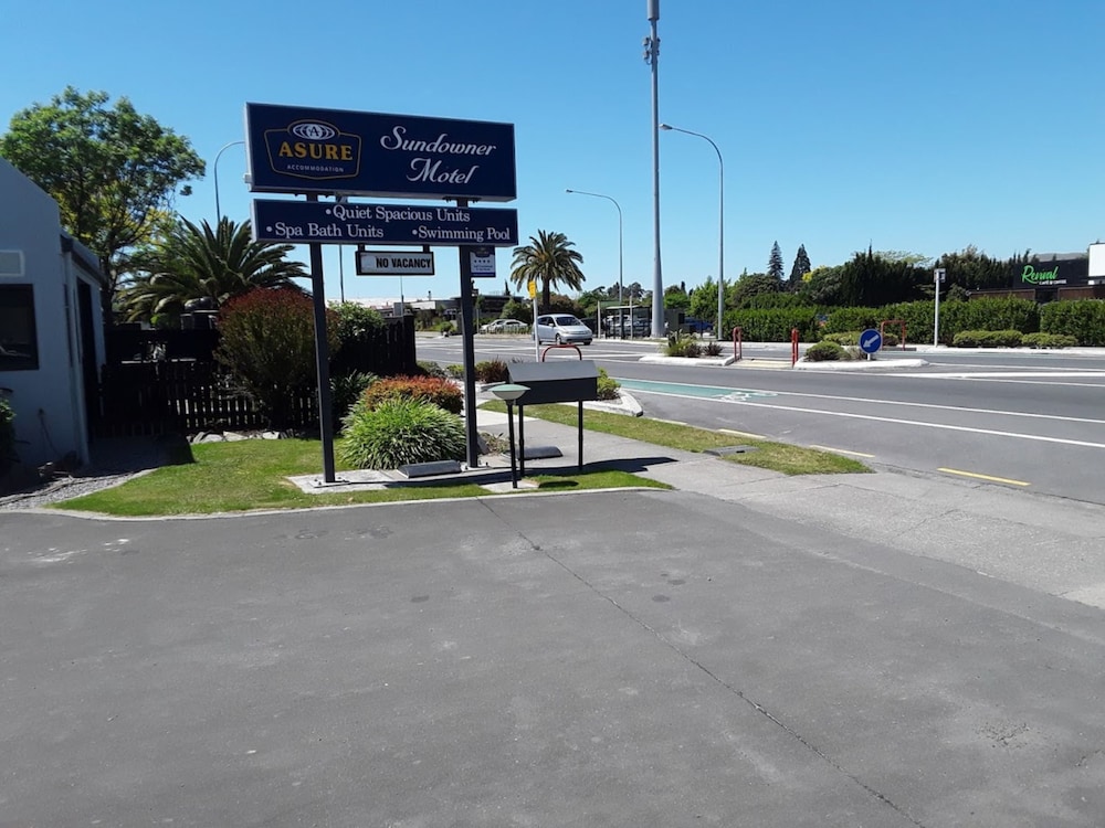 ASURE Sundowner Motel 20/35