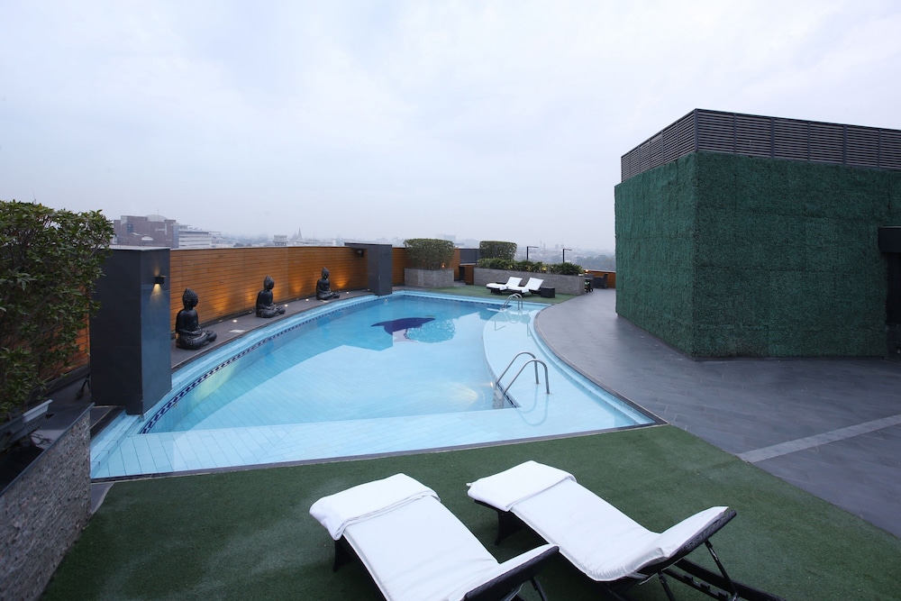 Four Points by Sheraton Lahore 61/64