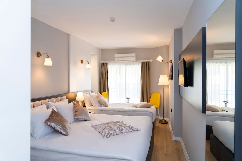 Niss Lara Hotel 9/66