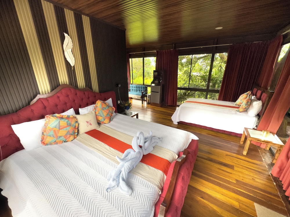 Tree House, Deluxe