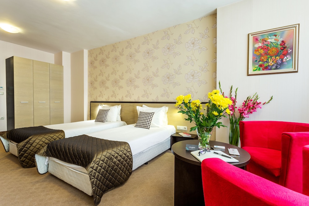 City Avenue Hotel 14/50