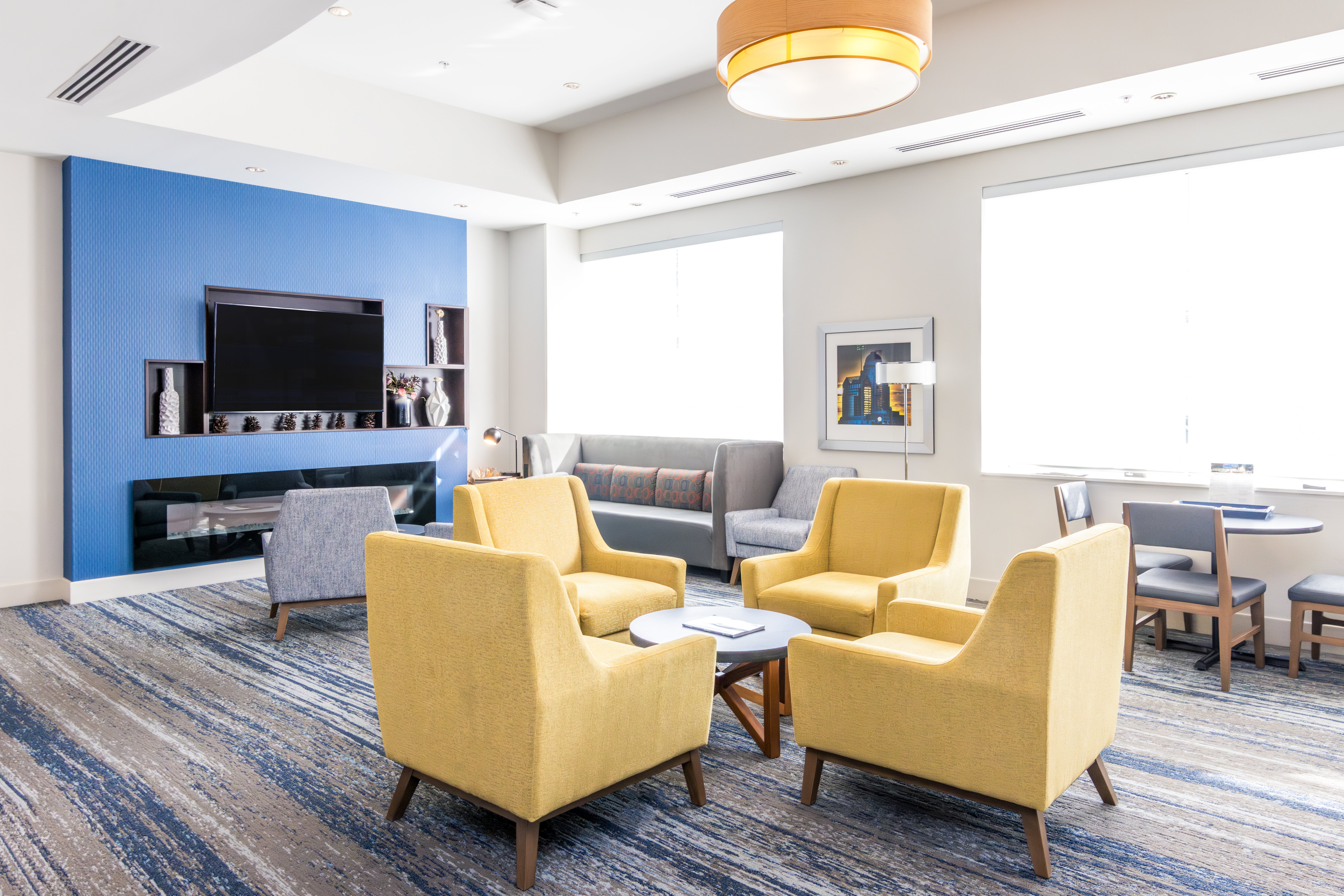 Holiday Inn Express And Suites Louisville Downtown 66/71