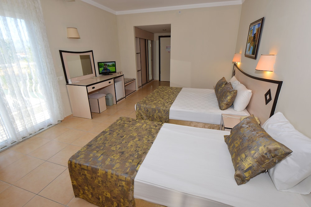 Q Ella Beach Hotel 33/71