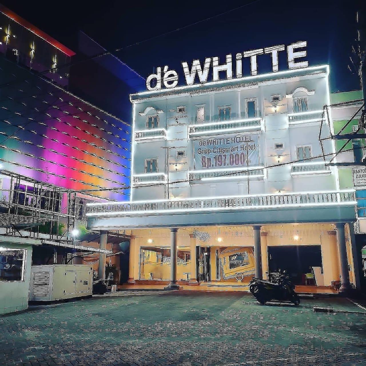 d'eWHiTTE Hotel 6/31