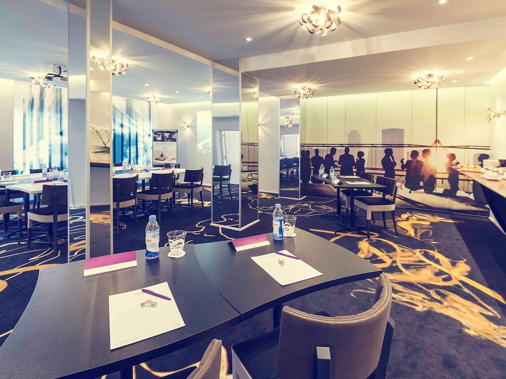Mercure Paris Place d Italie 56/74