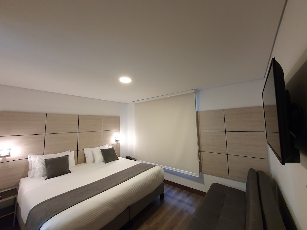 BOG URBAN HOTEL 8/23