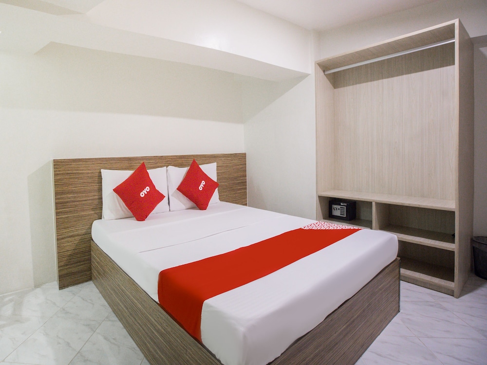 OYO 675 Circuit Hostel 13/50