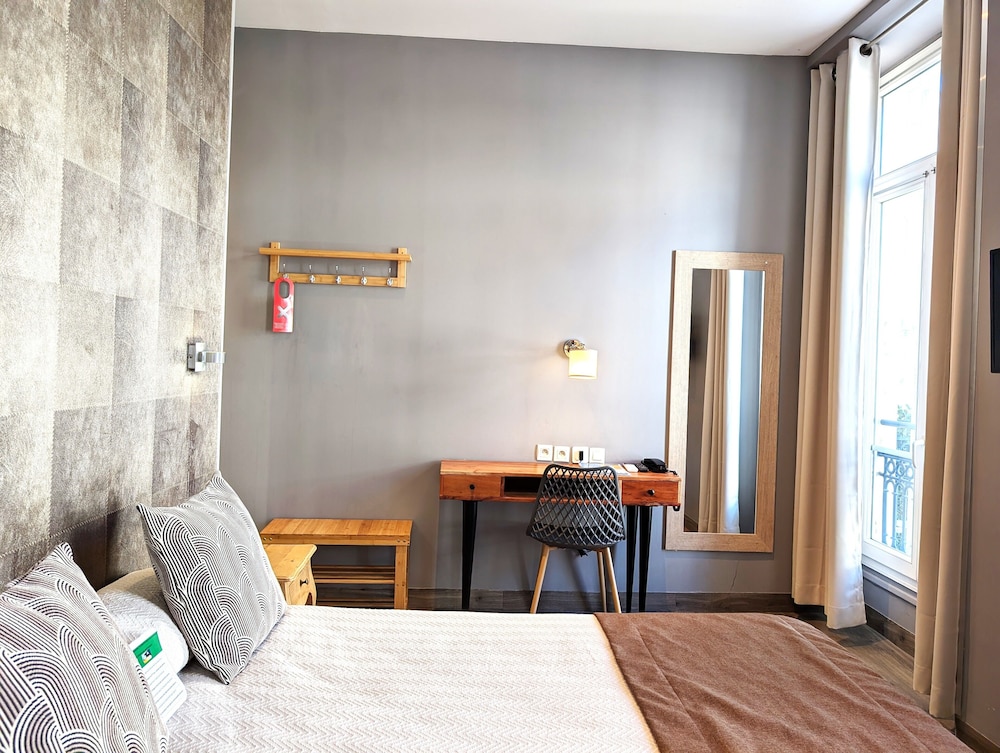 Hotel H33 30/50