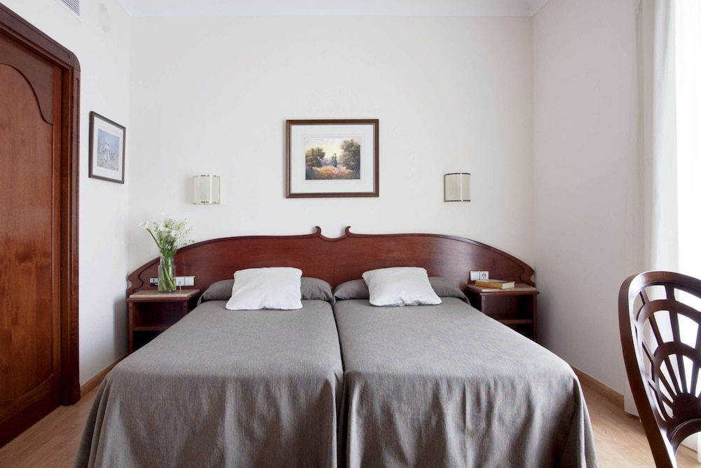 Hotel Gaudi 25/54