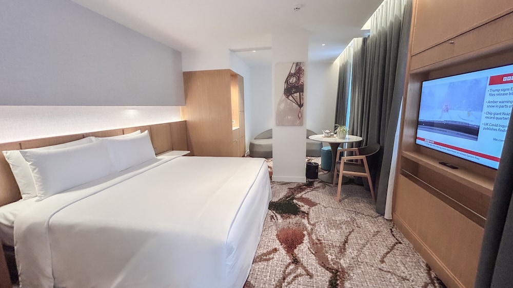 Merdeka, Premier, King Bed
