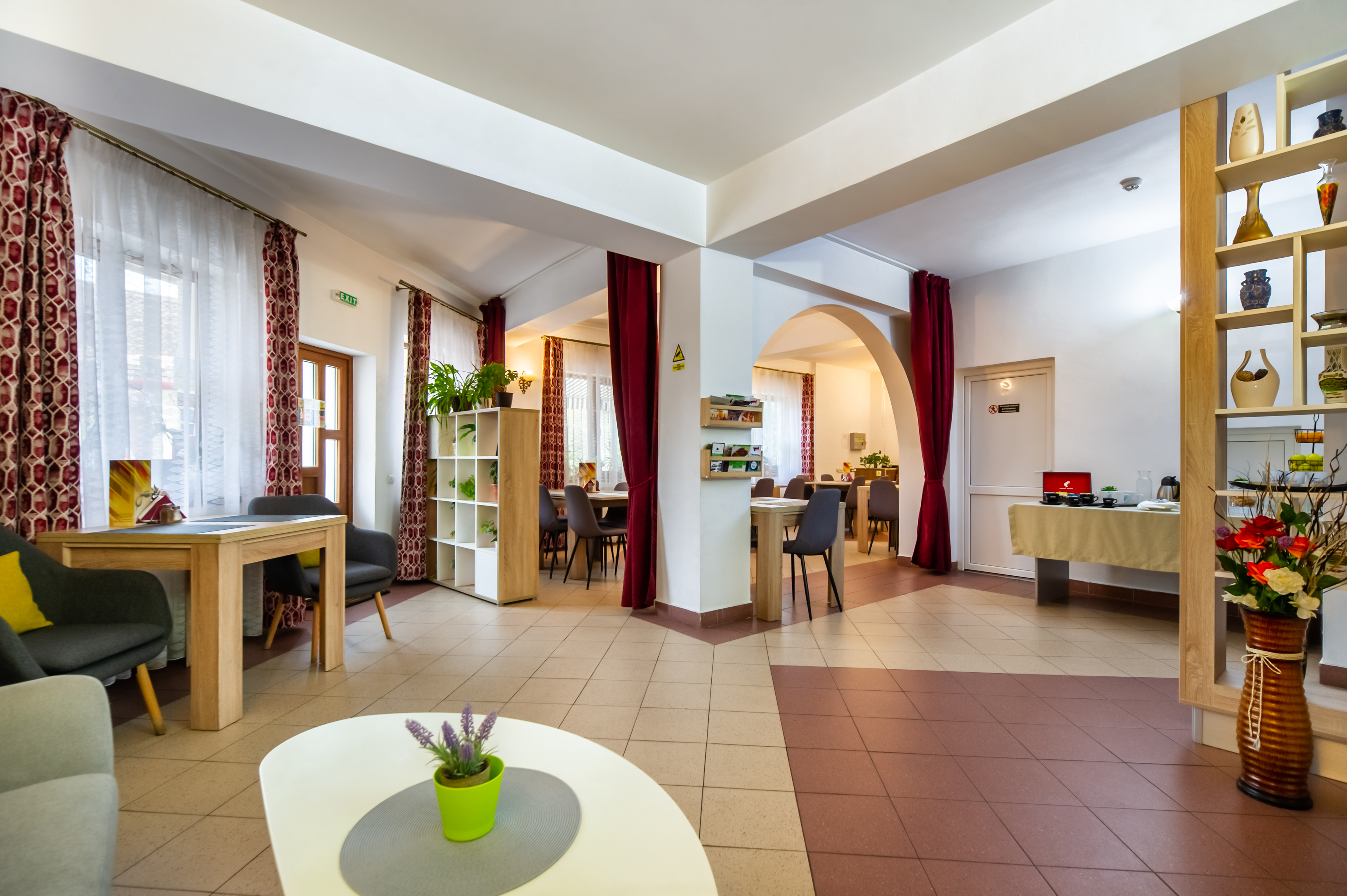 Long Street Hotel 38/50