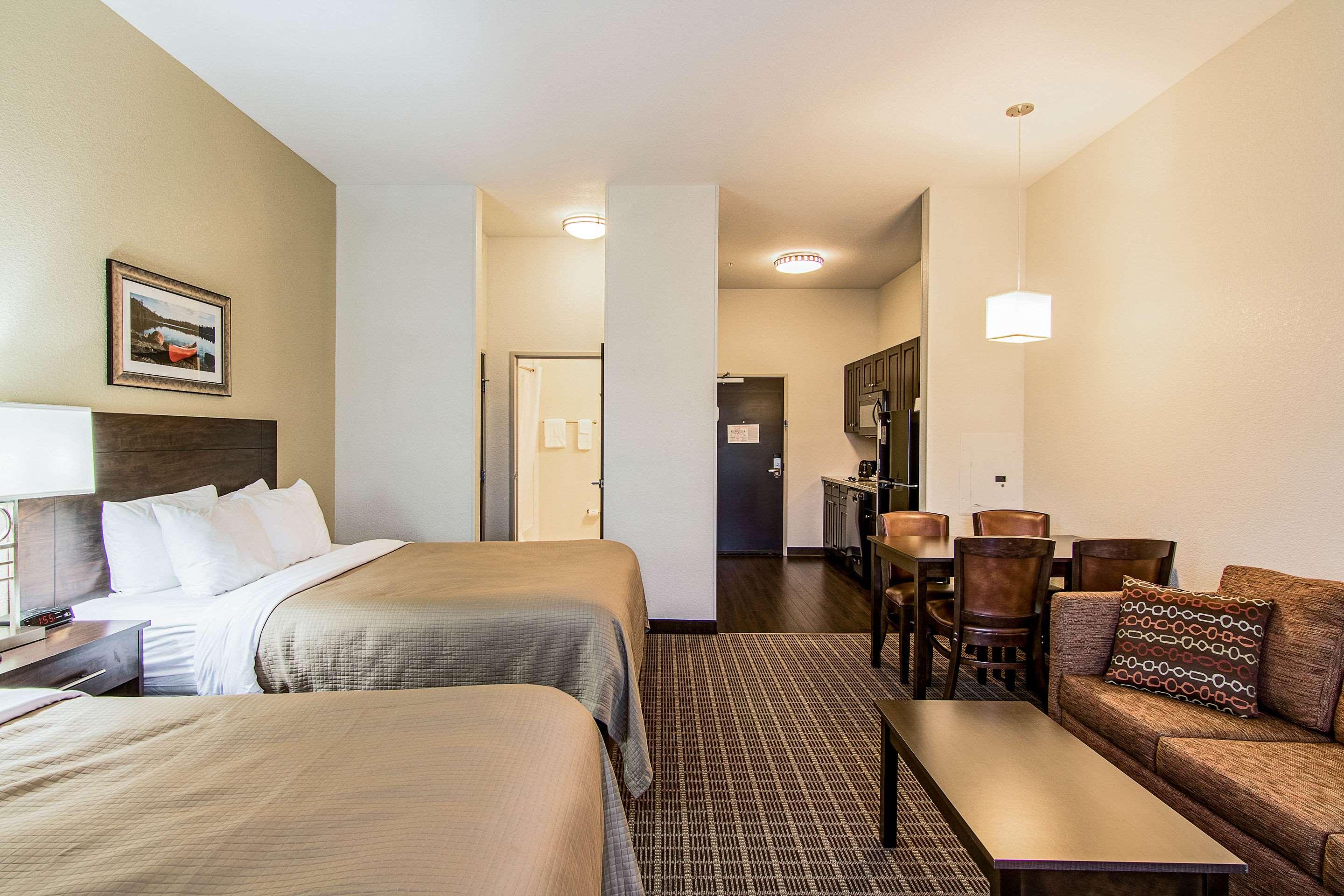 UPGRADE, EFFICIENCY, SUITE, 2 QUEEN BEDS