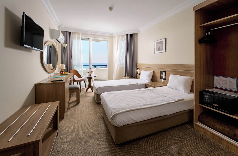 Elysee Beach Hotel 10/50
