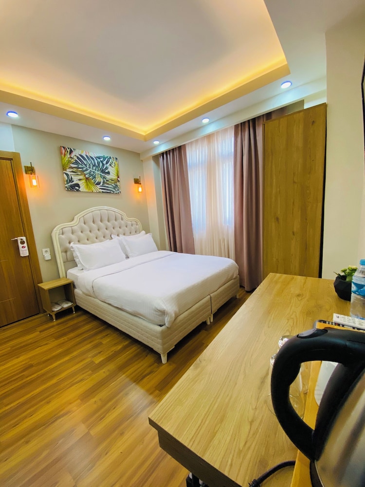Classic, Queen Bed, Palmera Old City 9/10