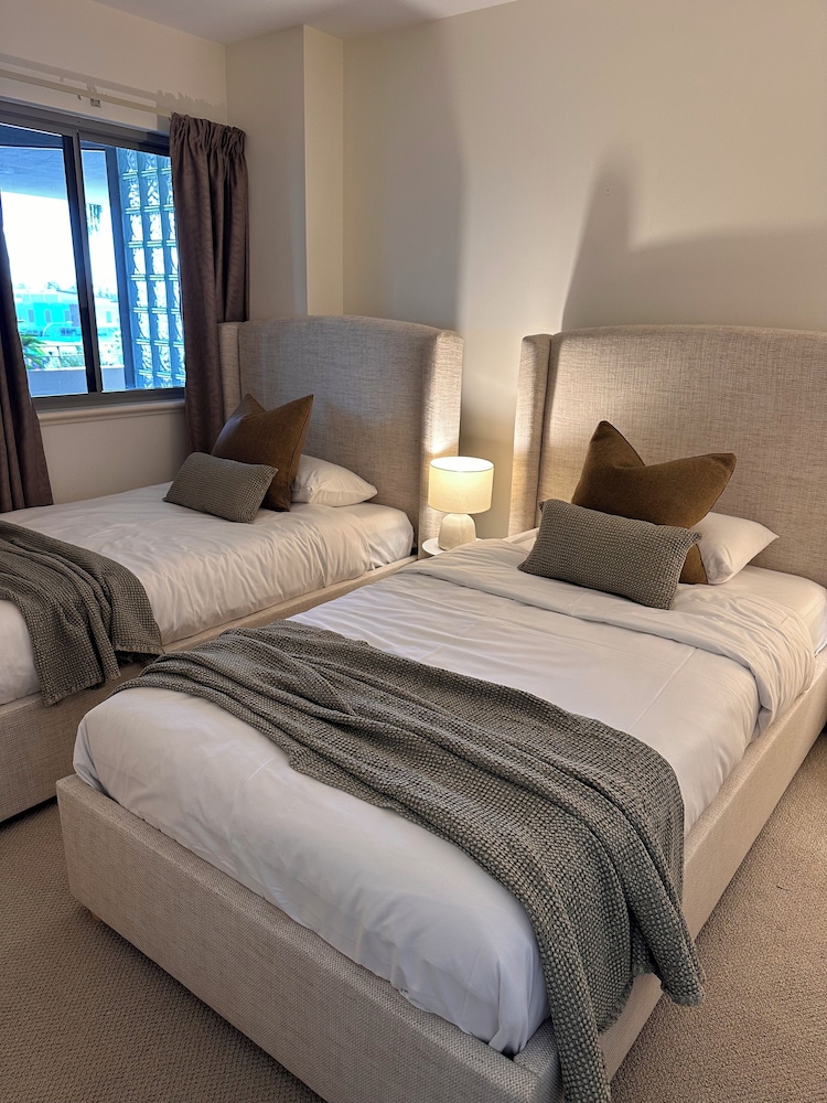 Riverside Holiday Apartments 24/78