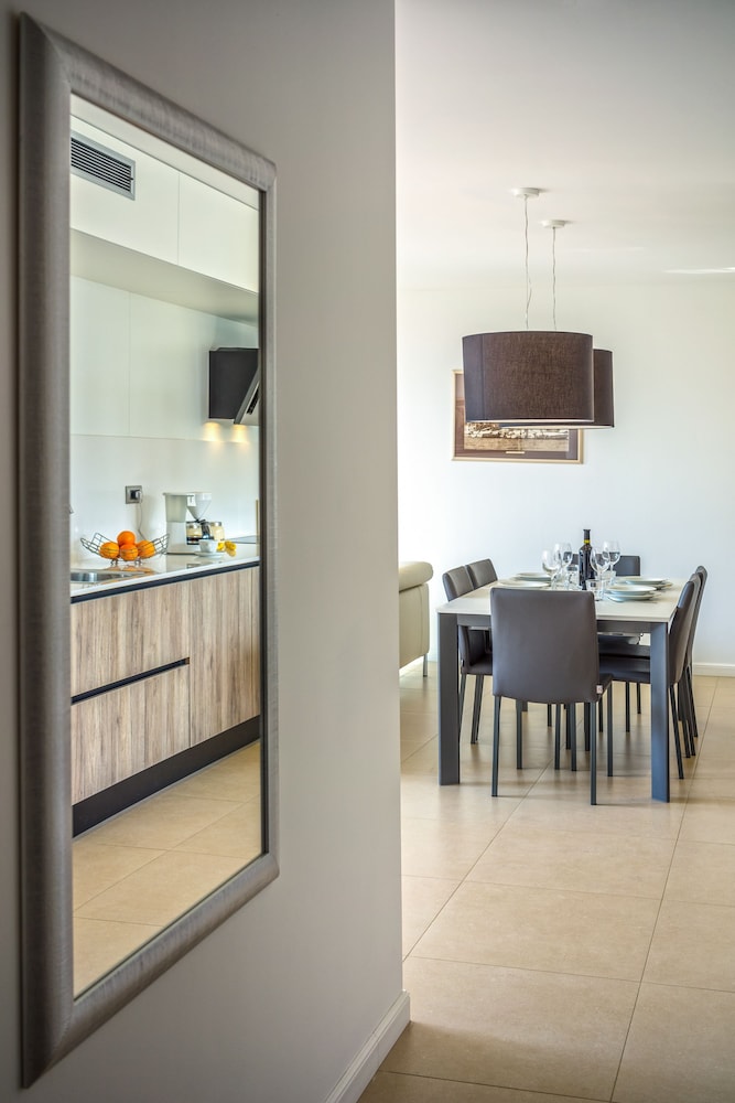 Golden Rays Luxury Apartments 30/50