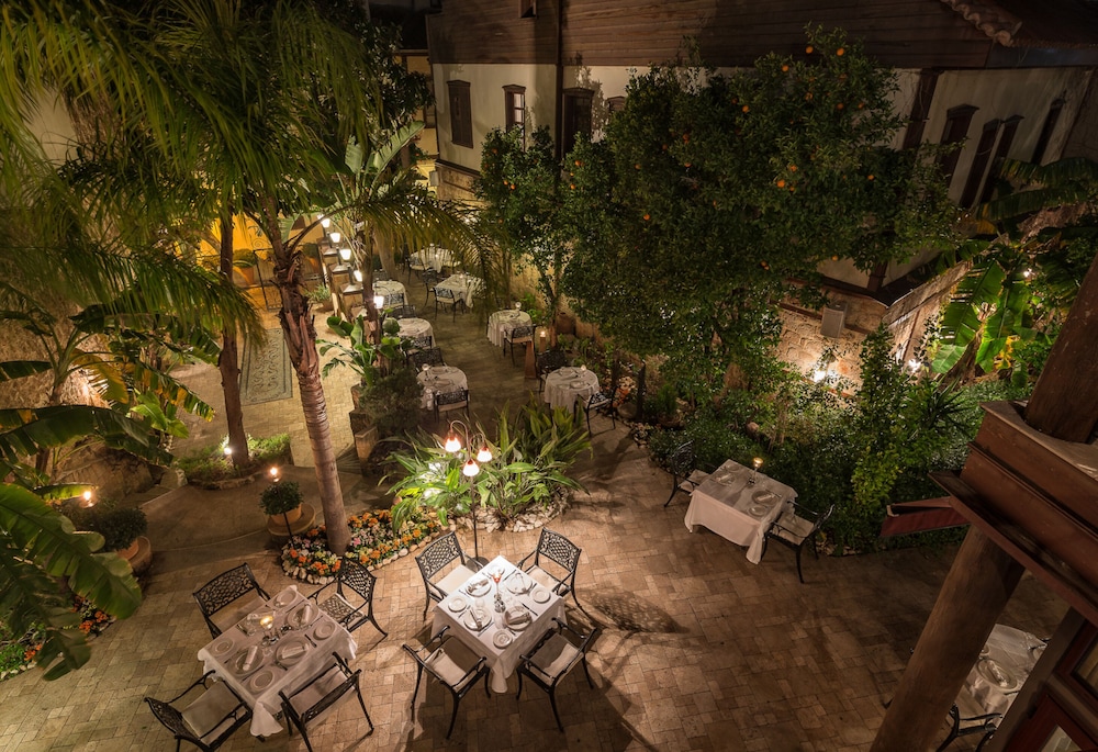 Tuvana Hotel 65/71