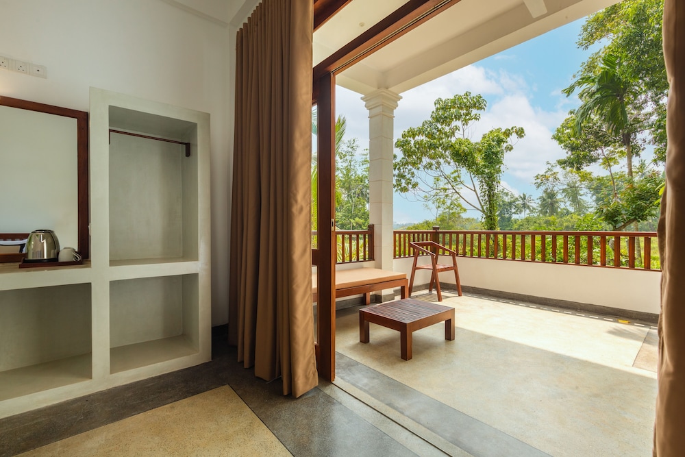 Serenity Boutique Unawatuna 24/50