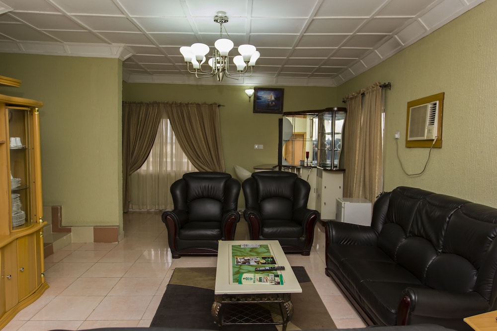 Eemjm Hotels And Suites Limited 32/42