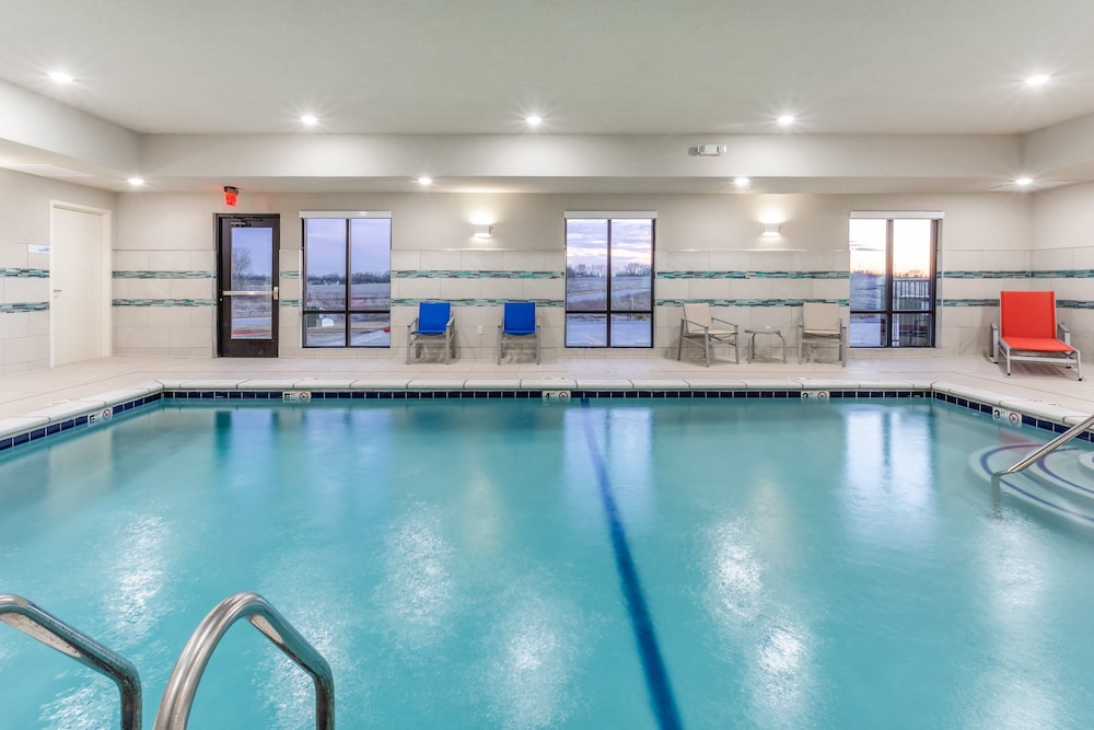 Holiday Inn Express Kearney 3/48
