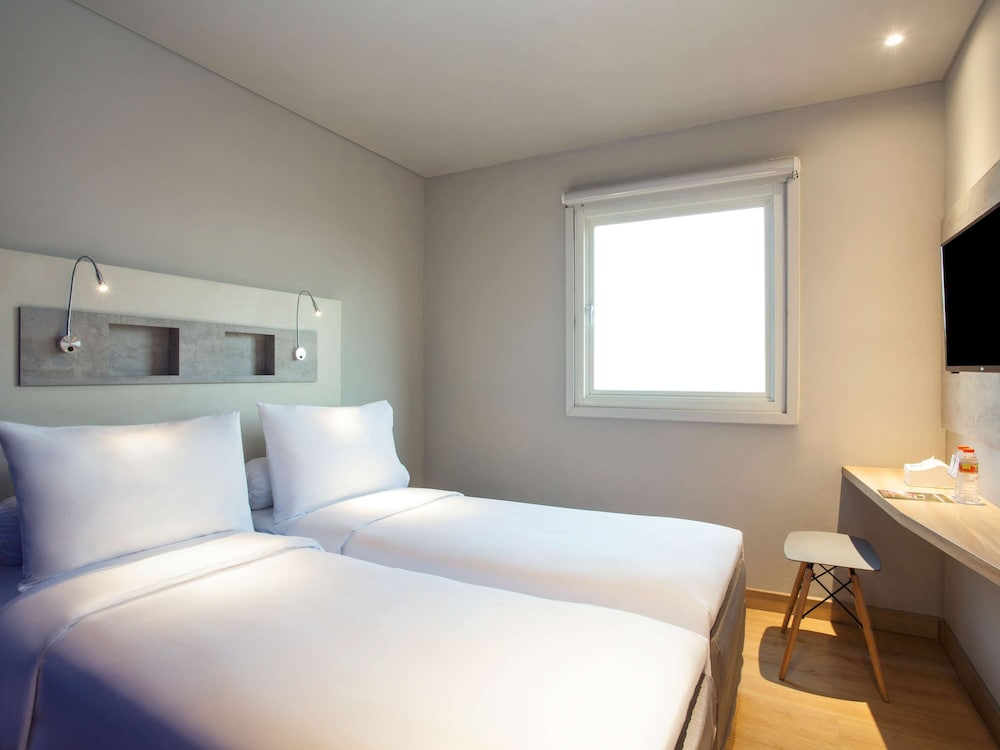 Ibis budget Surabaya Diponegoro 11/38