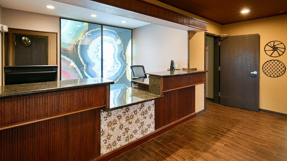 Lobby at Best Western Plus Rama Inn, REDMOND - OR