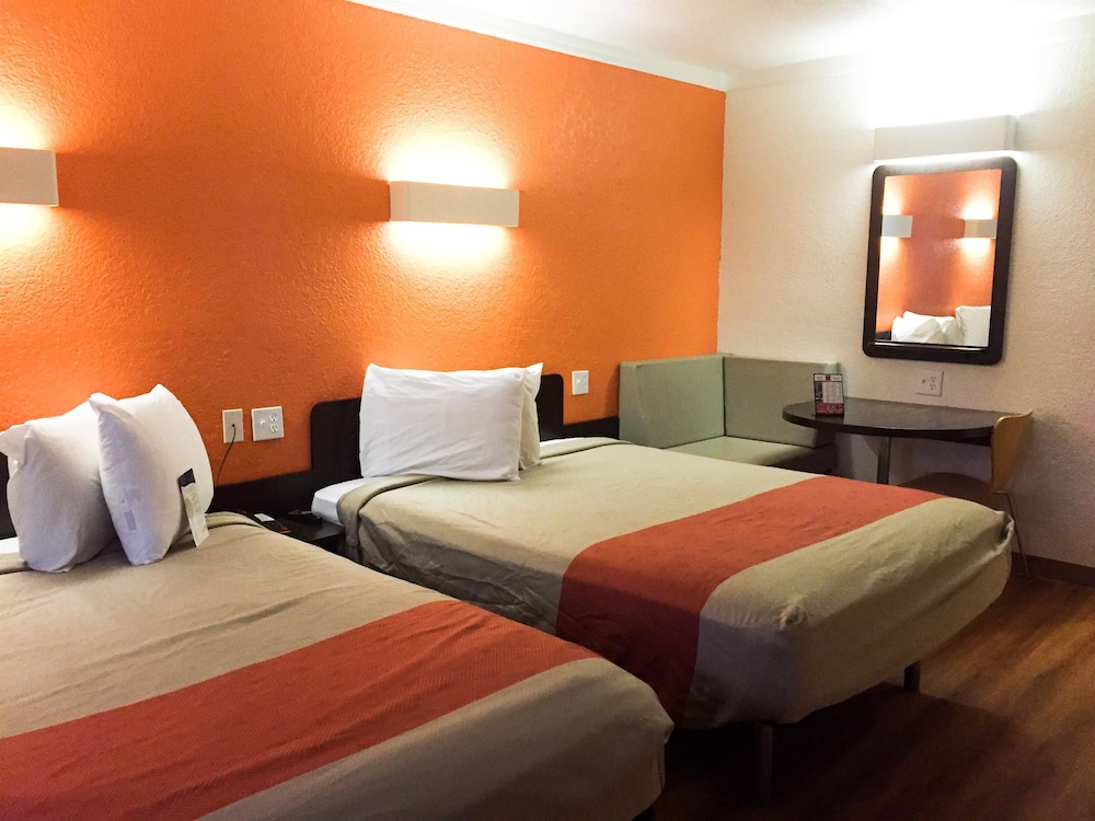 Motel6 Tampa, FL - Fairgrounds 27/51