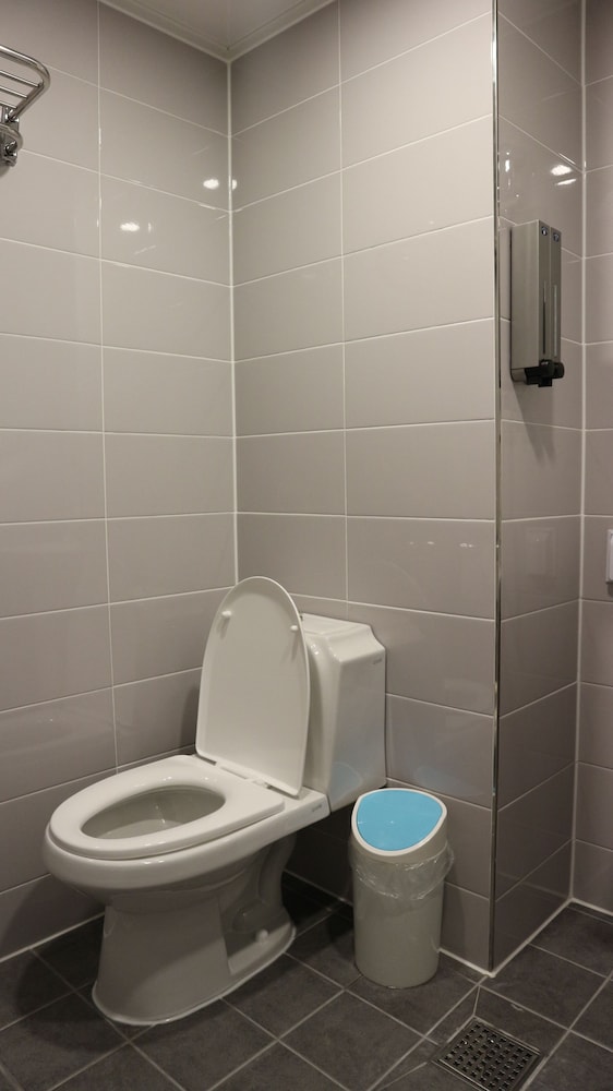 Zzzip Guest House 46/47