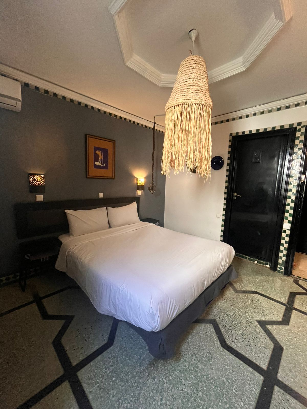ISLANE HOTEL 10/38
