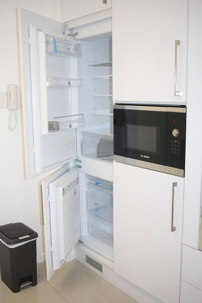 Tower Bliss Studio Apartment 27/28