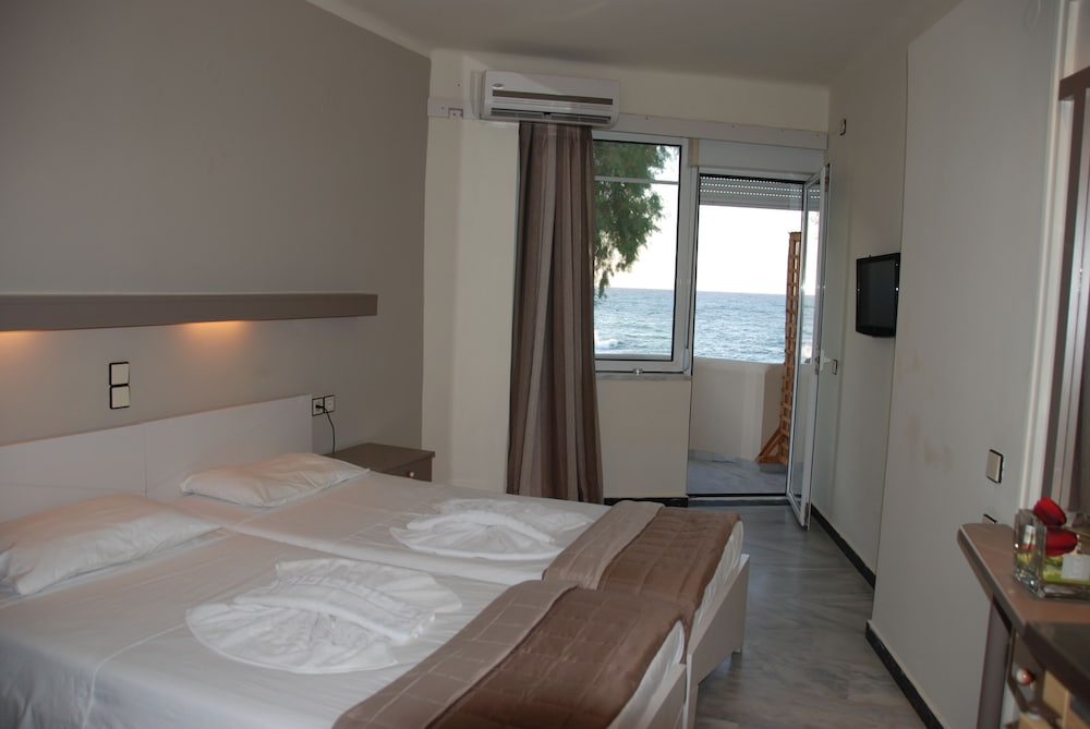 Seafalios Apartments photo4