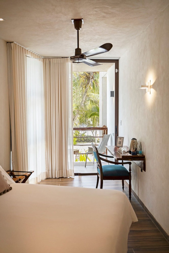 Hotel Los Arrecifes 30/50