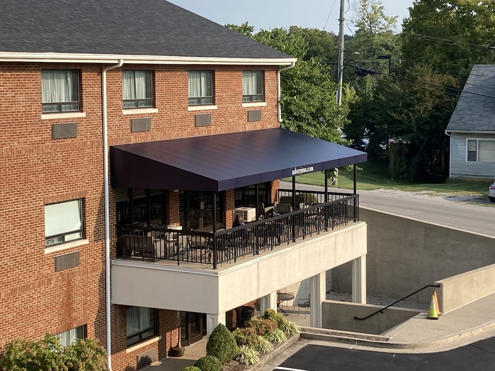 Asbury Inn and Suites 1/66