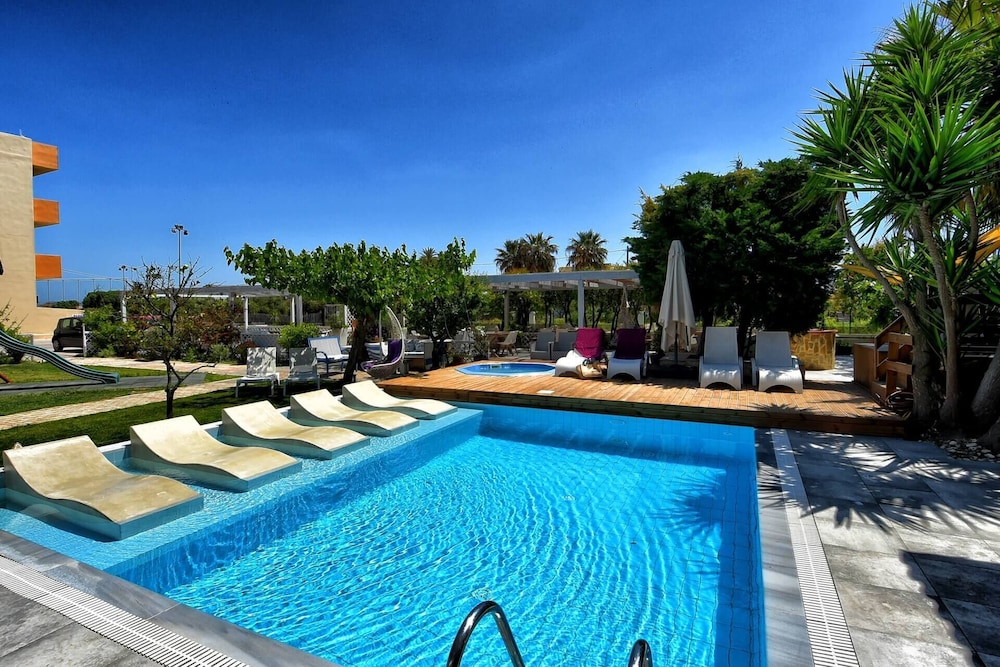 Georgias Garden by Omilos Hotels 45/50
