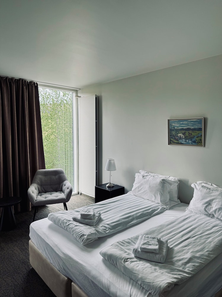 Hotel Bifrost 12/50