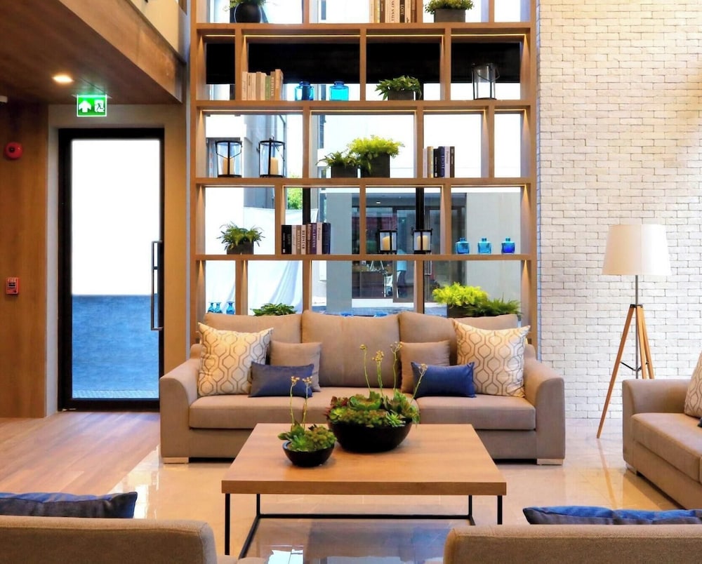 B Stay Hotel 33/40