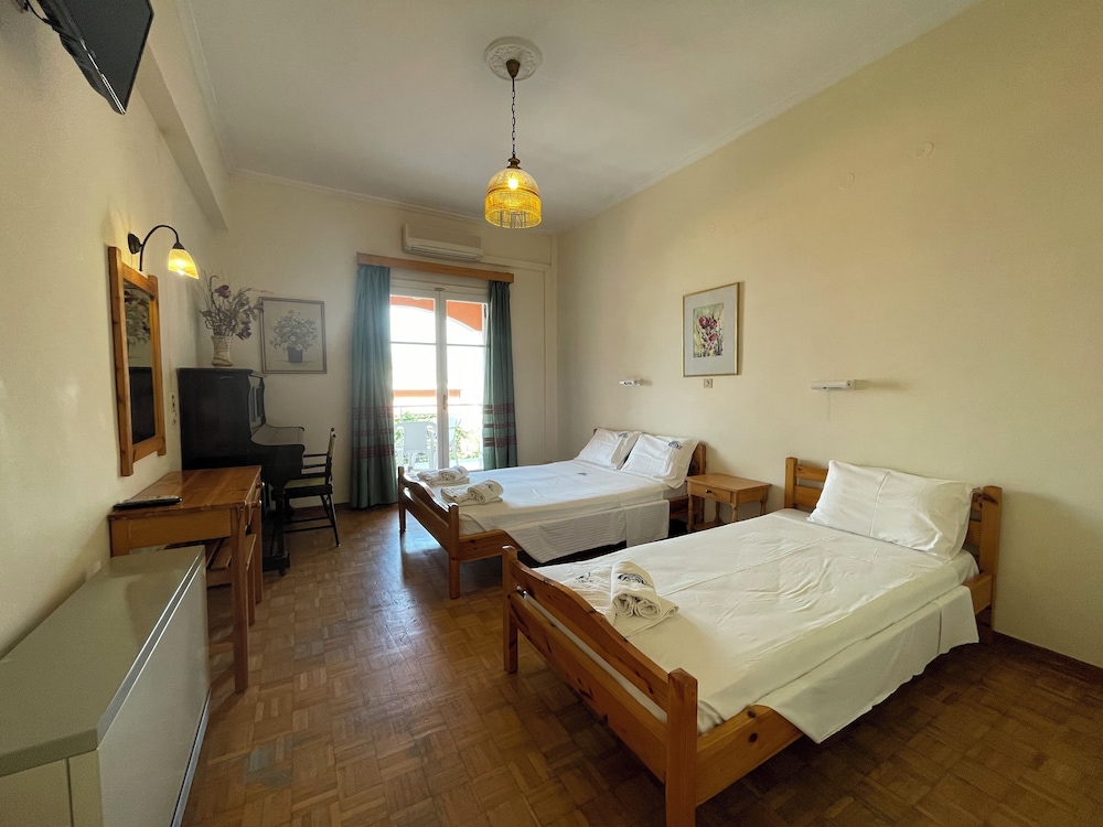 2 BEDROOMS, APARTMENT, BALCONY, CORNER