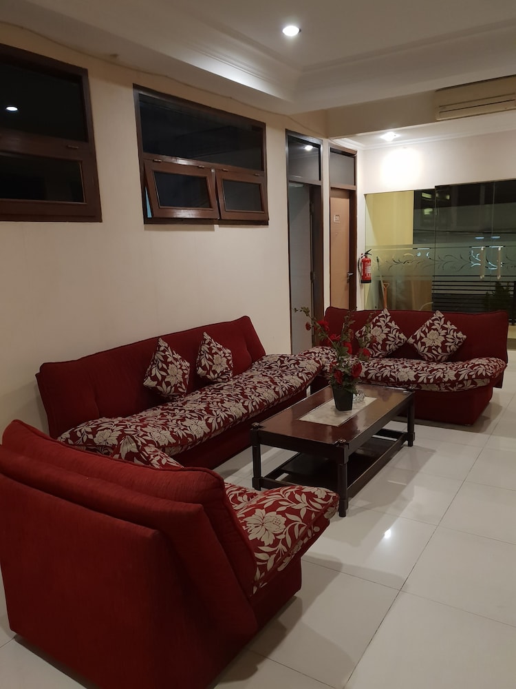 Scarlet Kebon Kawung Hotel 43/71
