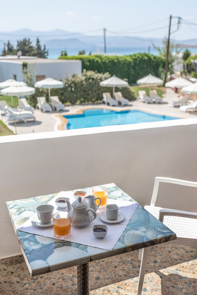 Ariadne Hotel 63/74