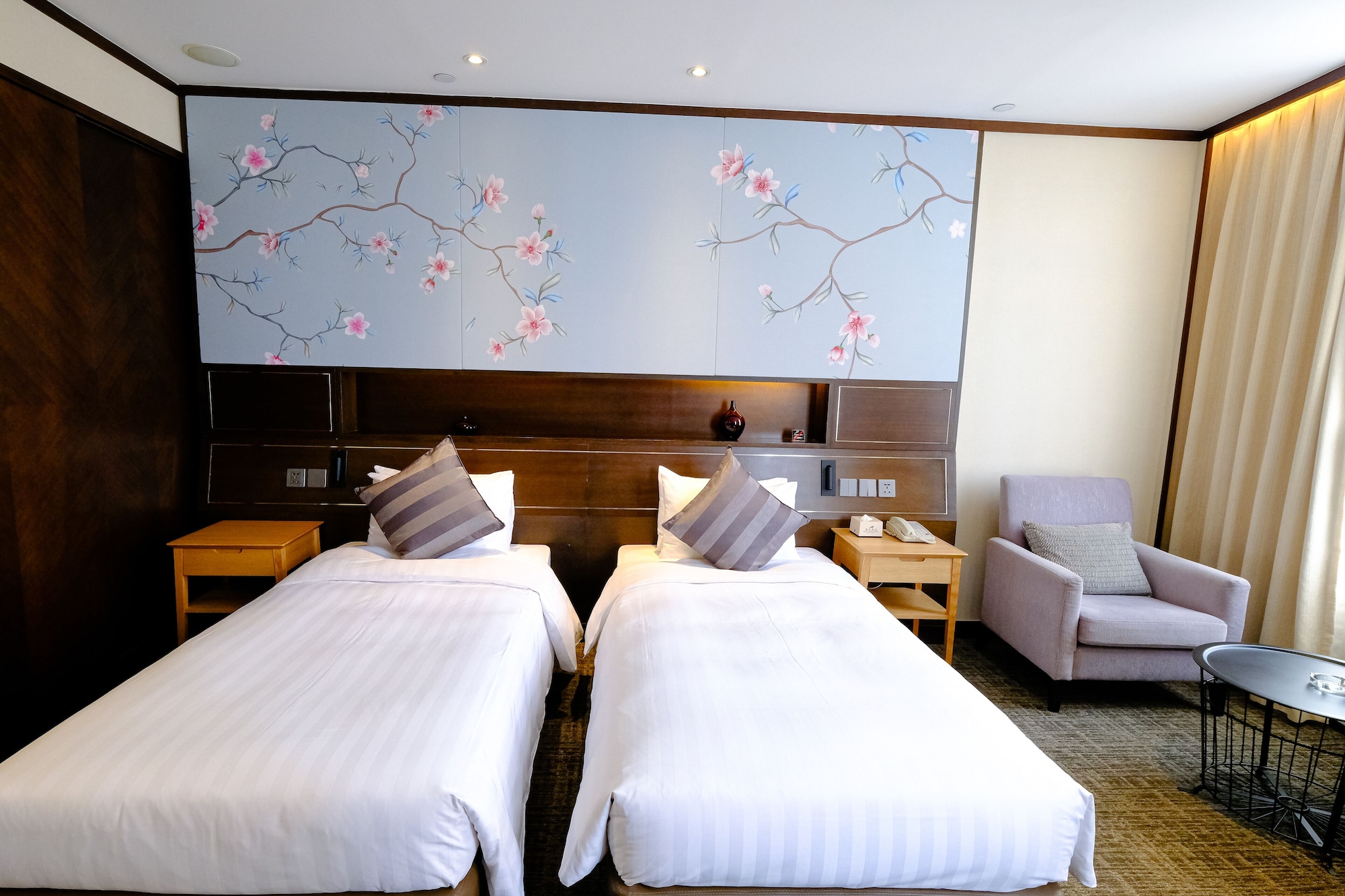 Pacific, Executive, Twin Beds
